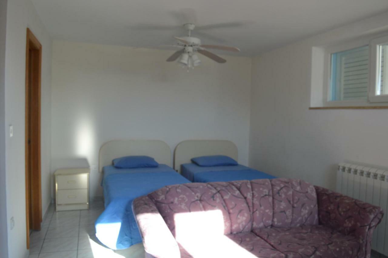 Apartments Charlie Krk Town Bagian luar foto