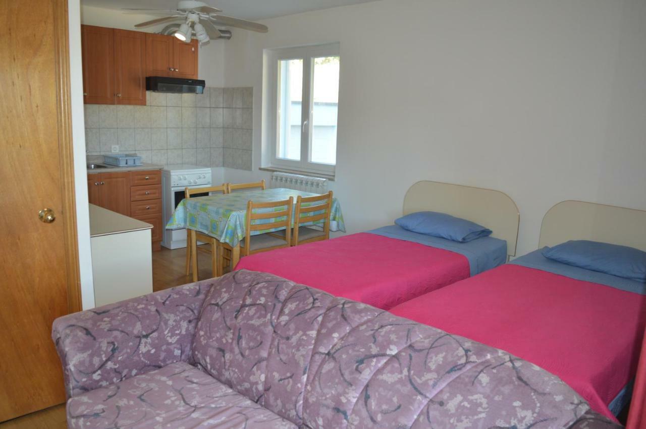 Apartments Charlie Krk Town Bagian luar foto