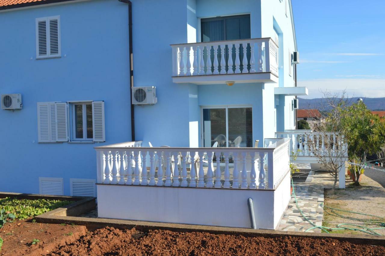 Apartments Charlie Krk Town Bagian luar foto