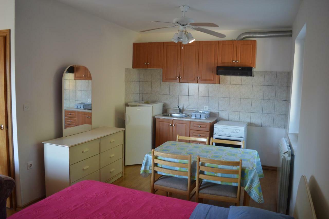 Apartments Charlie Krk Town Bagian luar foto