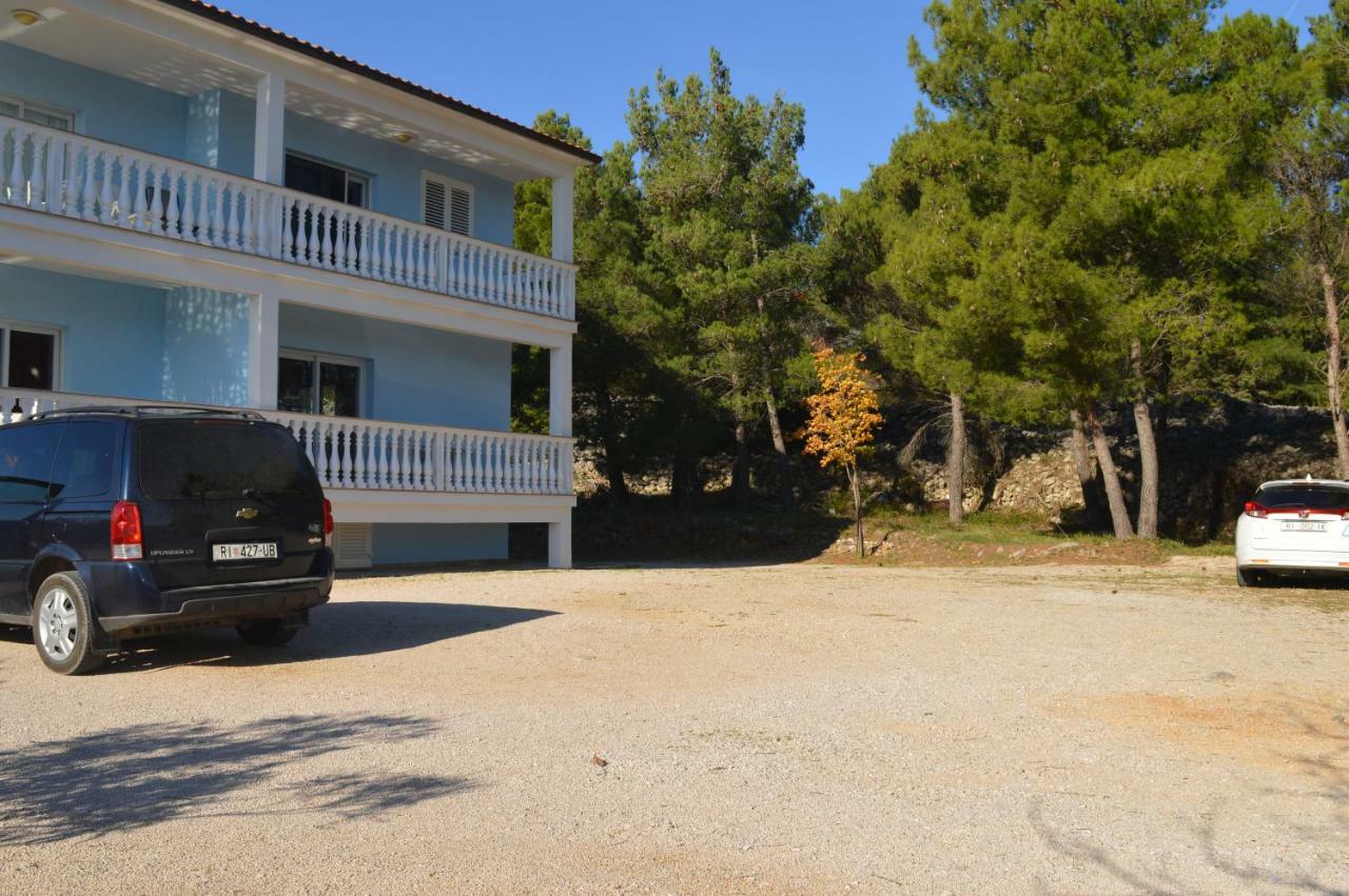 Apartments Charlie Krk Town Bagian luar foto